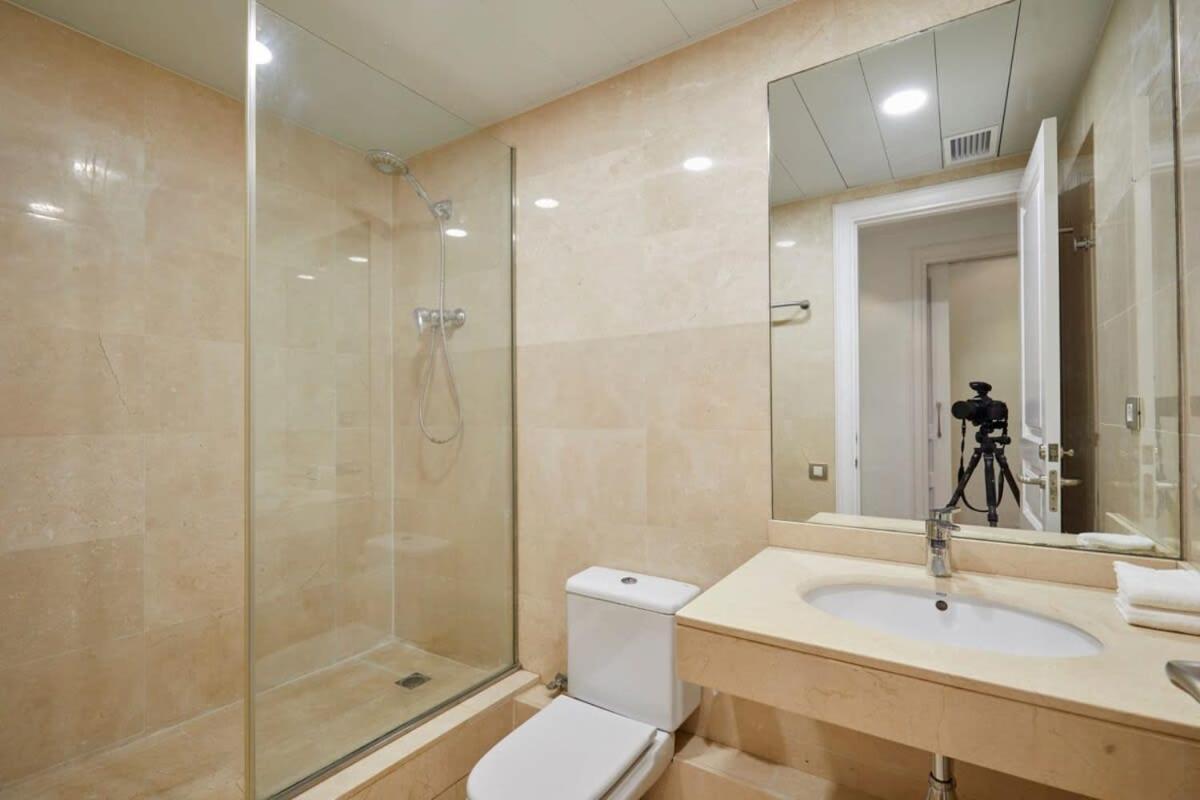 Classy 3Bd - 2Bth With Private Patio In Eixample Appartement